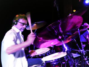 Schlagzeug von der Seite