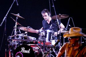 Hartmut am Schlagzeug