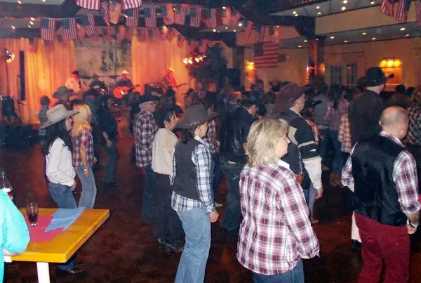 Linedance Country-Night in Grasberg