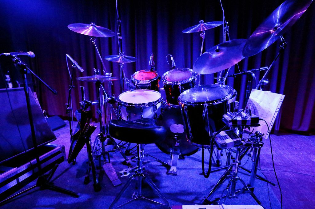 Hartmut am Schlagzeug