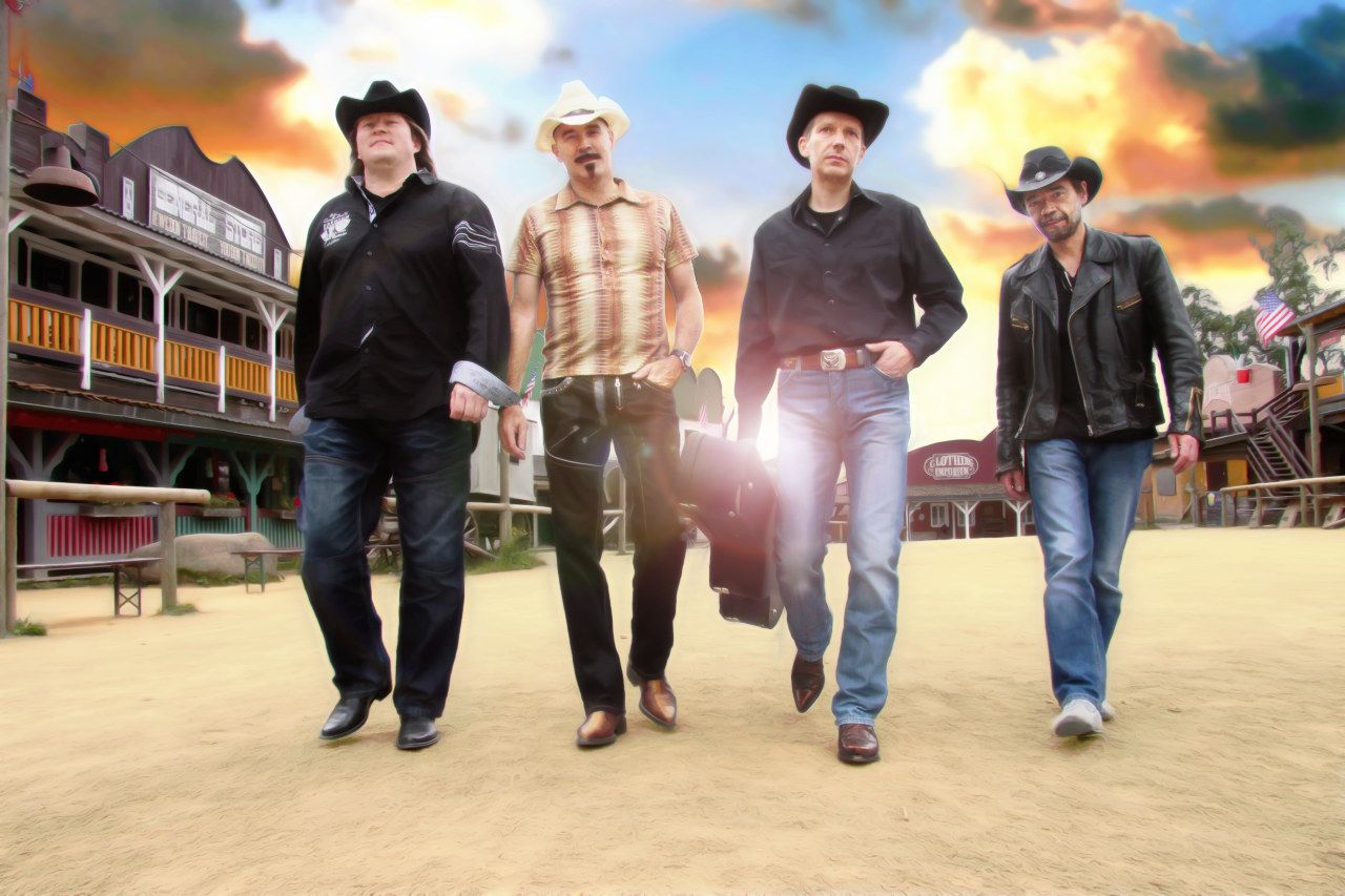 Blue Steel Gunfighter Pressefoto