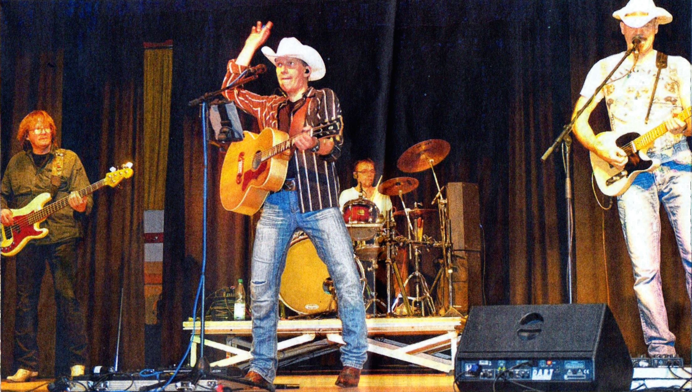 Blue Steel auf der Bühne in Bunde