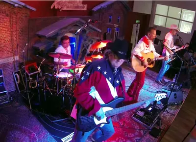 Who's Cheatin' Who - Neues Video online